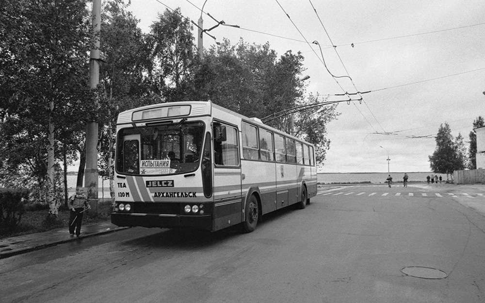 Северный троллейбус Nordtroll NTR-120MT ходил по улицам Архангельска до начала этого века.