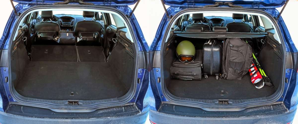 У Форда нет никаких отделений под полом, но багажник – почти идеальной формы и шире. Порог ниже на три сантиметра, на неокрашенный пластик бампера можно ставить груз.