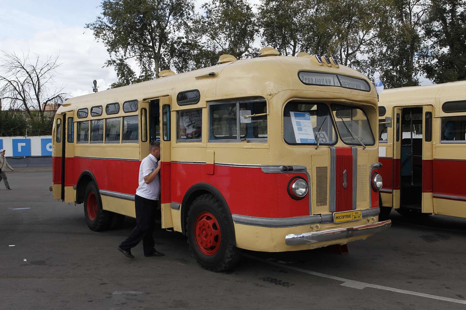Автобусы нашего детства — выставка пассажирского транспорта — фото 792666