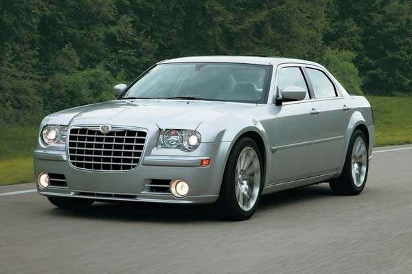 В России стартовали продажи Chrysler 300C SRT-8 — фото 106692