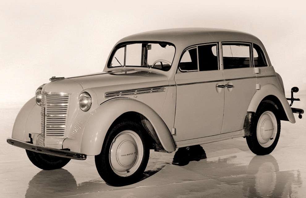 Opel Kadett K-38. С 1937 по 1940 год было выпущено 72 657 автомобилей с кузовами Normal Limousine, Special Limousine, Cabrio Limousine и 4-t?rige Limousine. Из них мы скопировали только последний