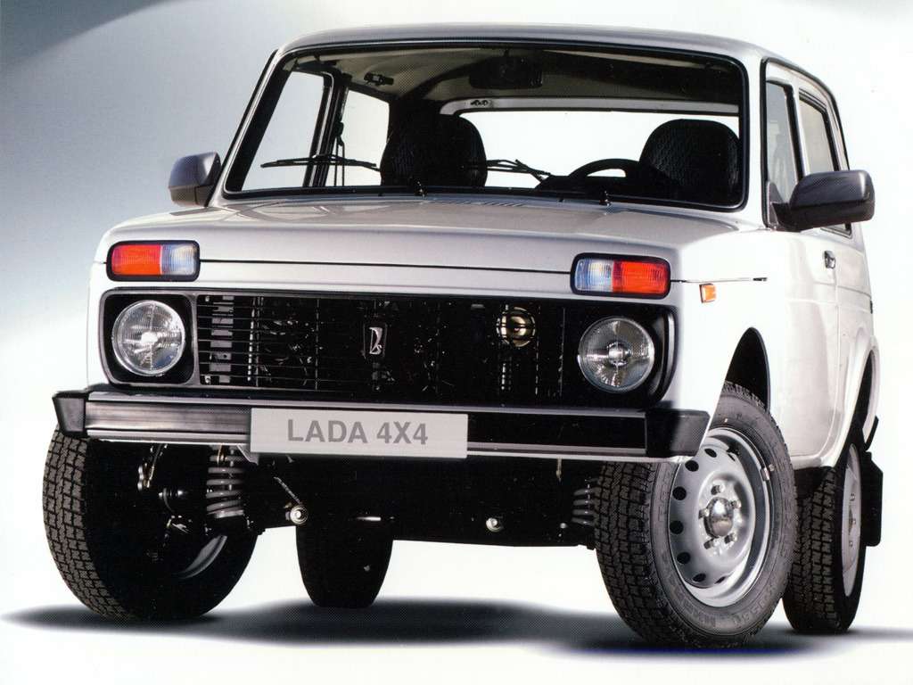 Старушка Нива, она же Lada 4x4, уступает по популярности Chevrolet Niva