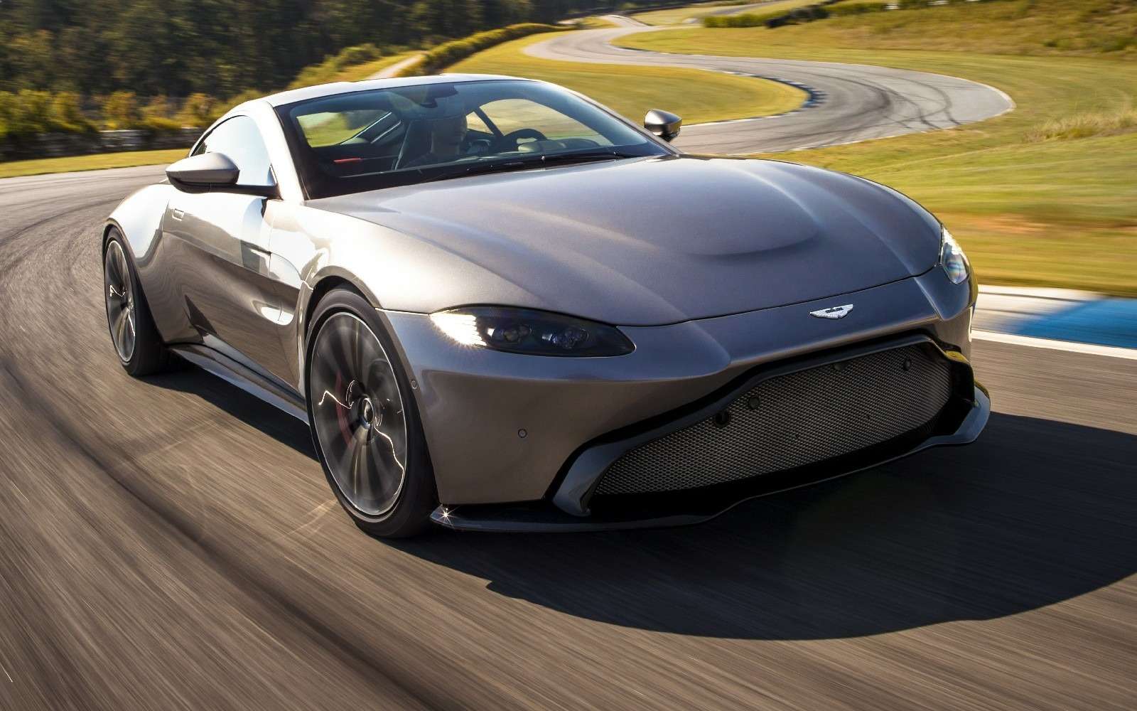 Проверено Джеймсом Бондом: представлен новый Aston Martin Vantage — фото 818858