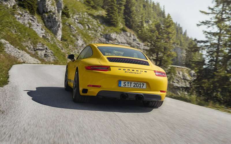 Чем меньше, тем лучше: Porsche представила 911 Carrera для пуристов