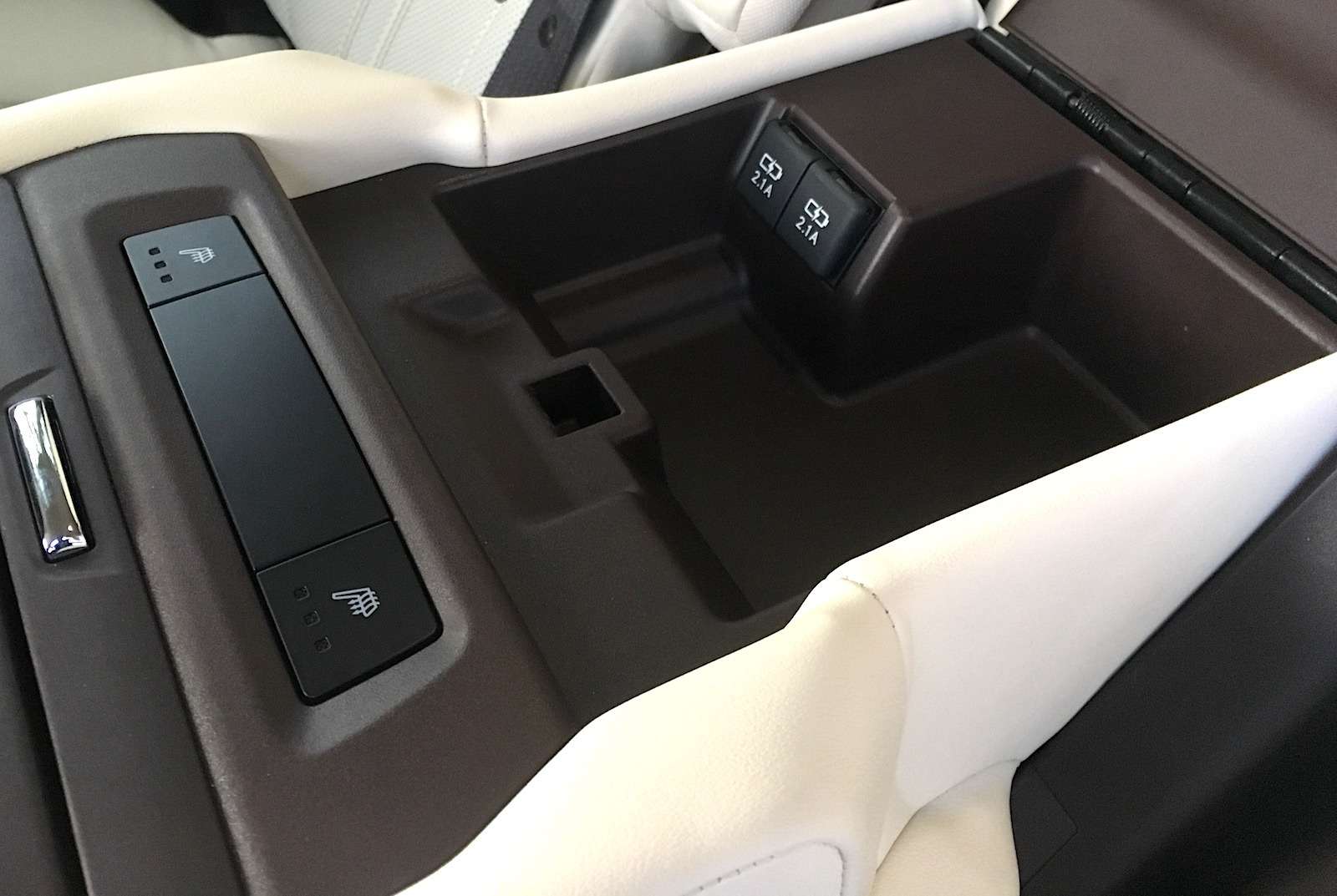 Тест-драйв Lexus RX 350L AWD: когда «L» — вовсе не «Long» — фото 915736