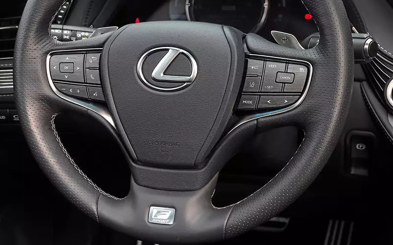 Большой тест престижных седанов: новый Lexus LS 500 и конкуренты