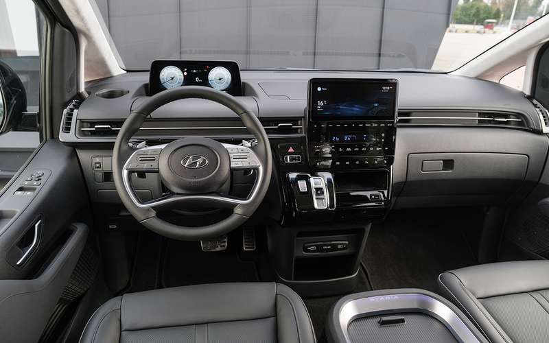 Кроссовер или вэн? 7 ярких особенностей нового Hyundai Staria