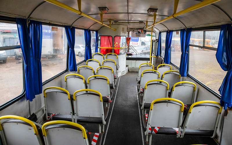 Взгляд с дивана: едем в детство на автобусе ЛАЗ