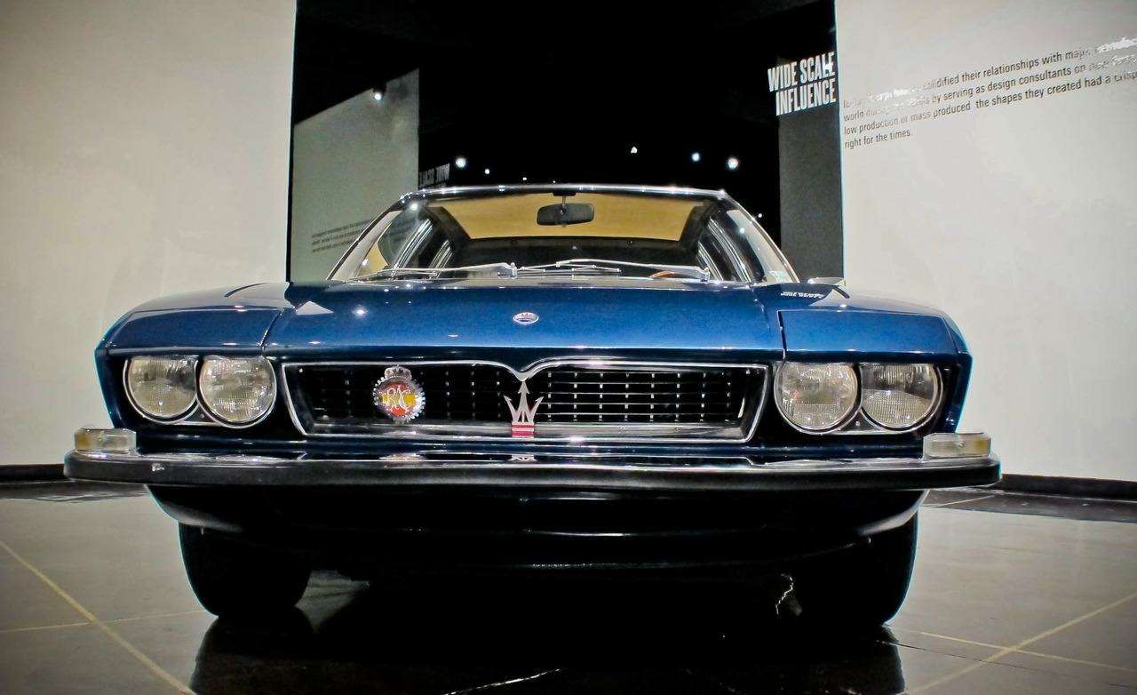 like-other-premium-italian-cars-of-the-era-fraus-1970-maserati-quattroporte-show-car-featured-half-hidden-headlamps-photo-454597-s-1280x782