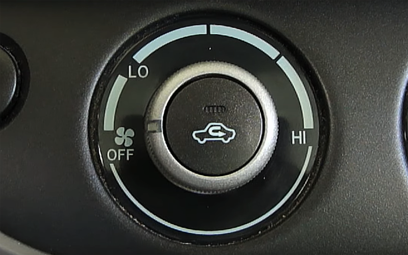 Нажмите кнопку рециркуляции воздуха в автомобиле и наслаждайтесь более комфортной ездой.