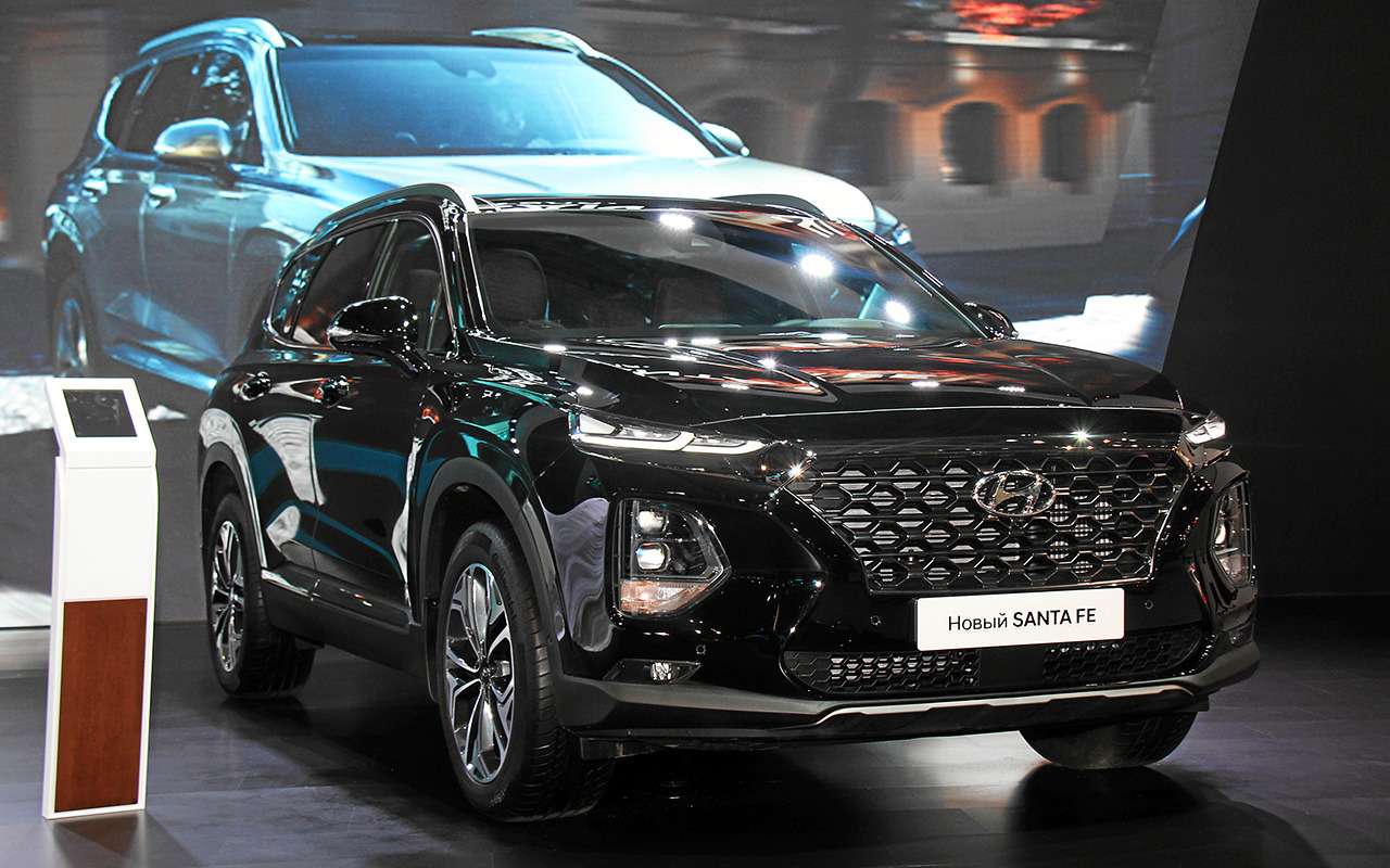 Новое поколение Hyundai Santa Fe на ММАС 2018 представили в дорогом исполнении Black&Brown.