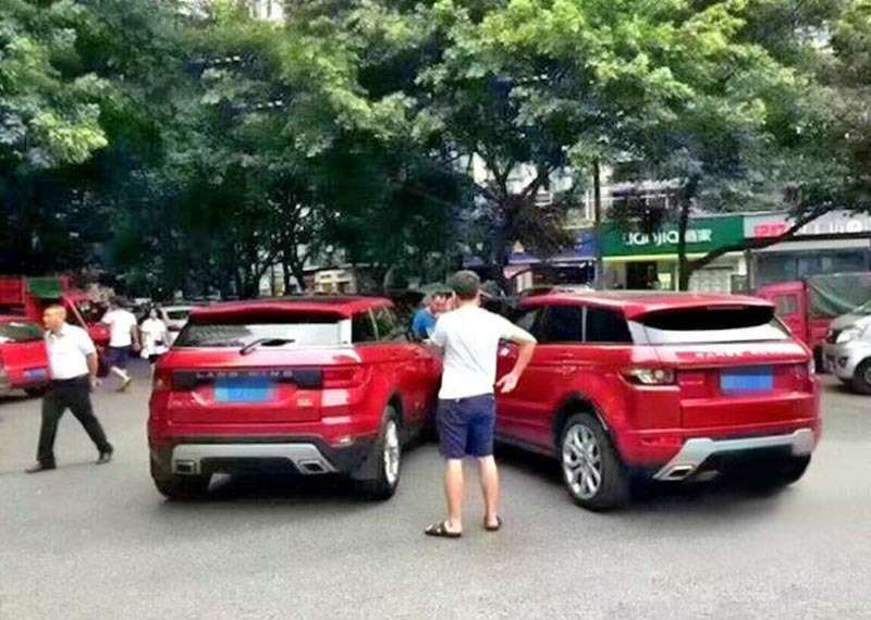 Атака клона: в Китае столкнулись Range Rover Evoque и его копия — фото 615395
