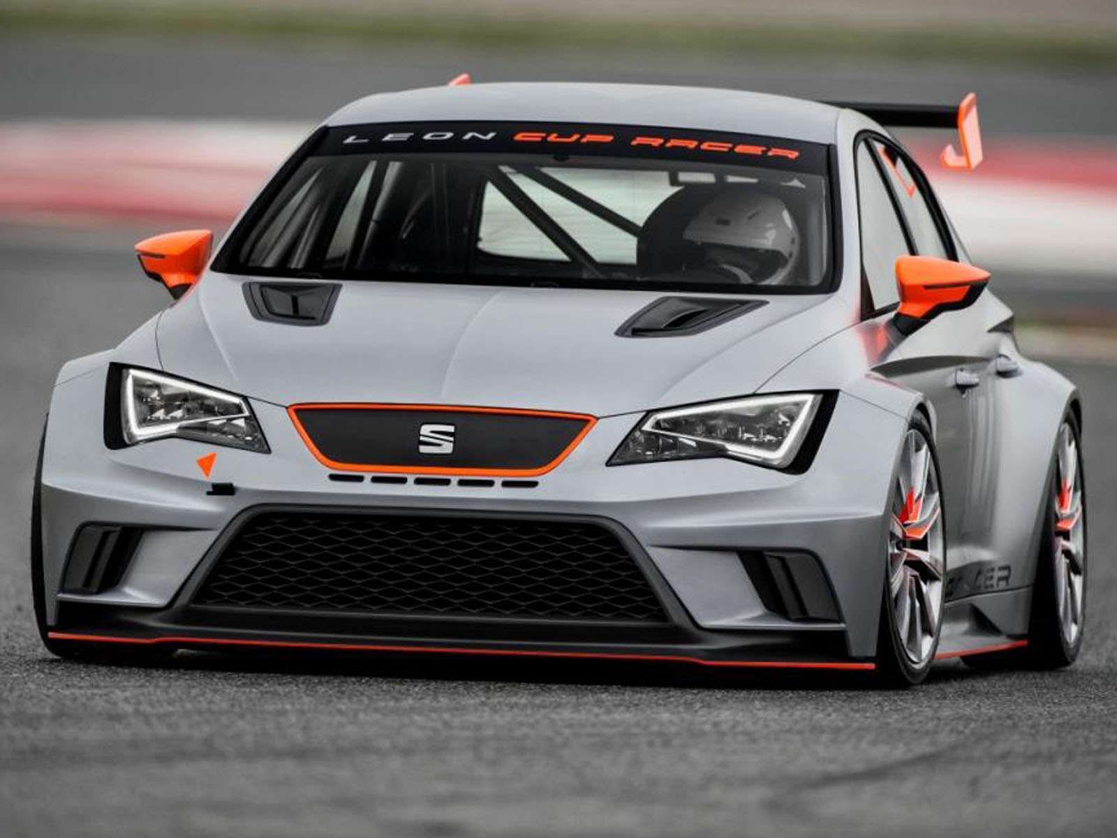 27 06 2014_SEAT Leon Cup Racer on Goodwood Festival of Speed
