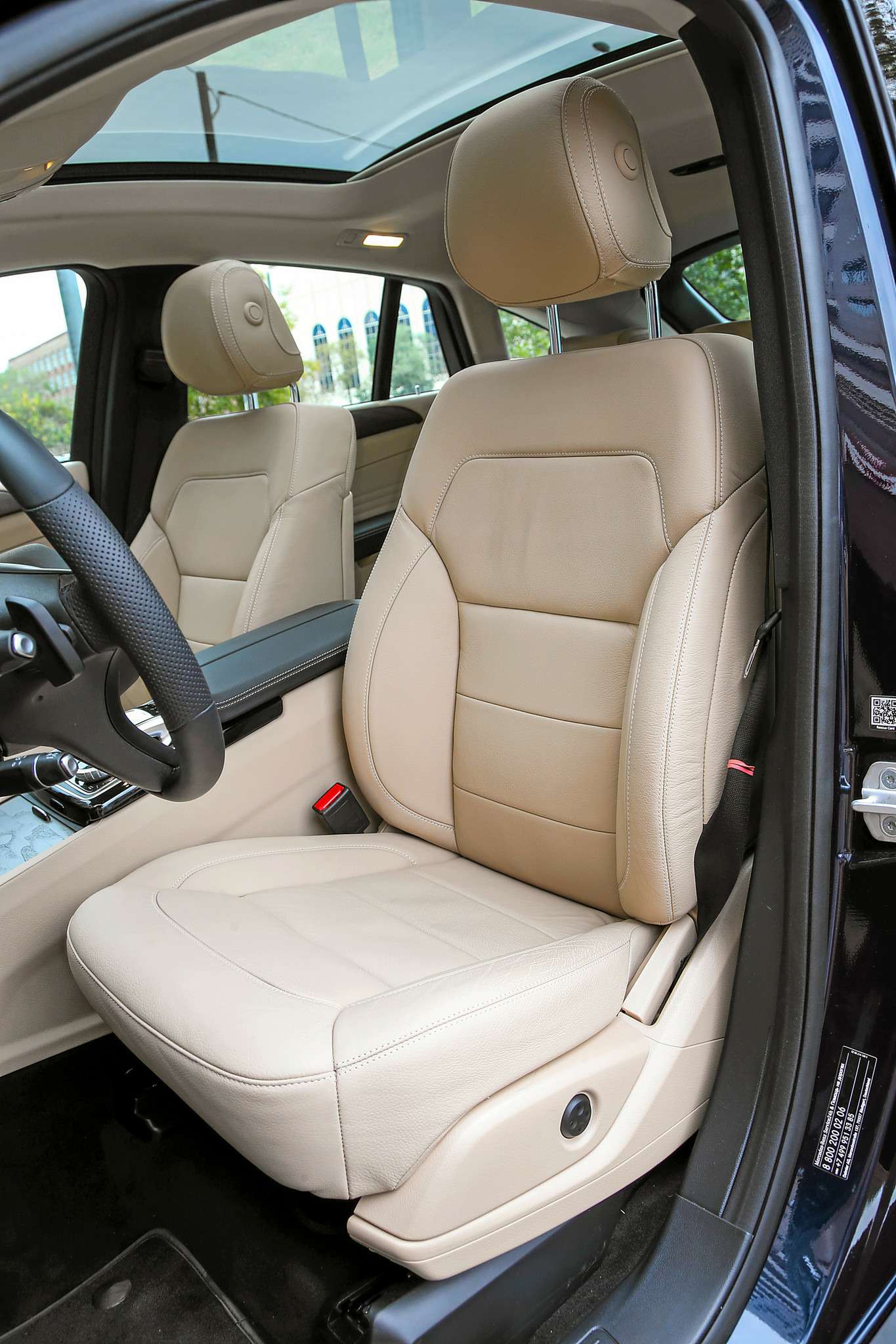 Mercedes-Benz GLE 400 4Matic Coupe. Кресла удобные, однако боковой поддержки явно недостает.