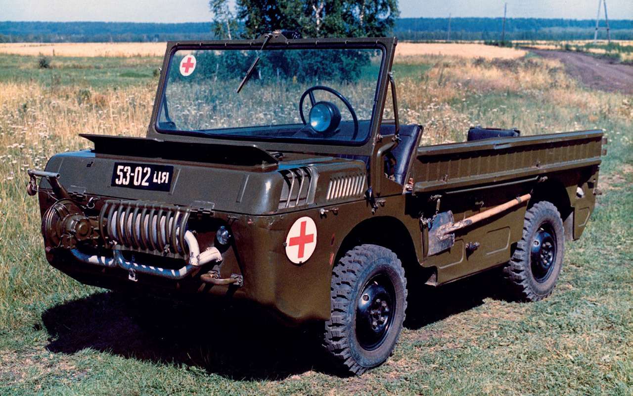 Кузов амфибии ЛуАЗ‑967 – так называемого транспортера переднего края (ТПК) – простейшая «ванна» с высокими бортами.