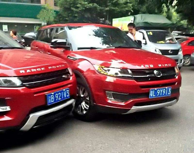 Атака клона: в Китае столкнулись Range Rover Evoque и его копия — фото 615397