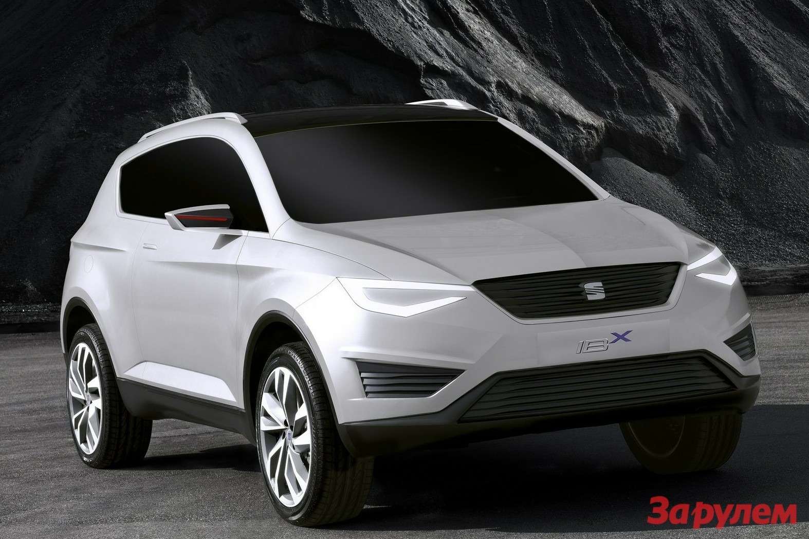 SEAT IBX Concept side-front view