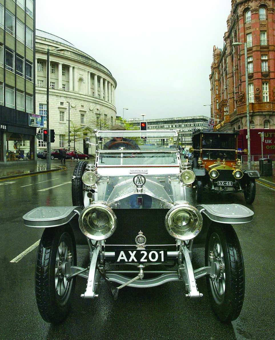 Rolls-Royce 40/50HP, единственный и неповторимый Silver Ghost. В наши дни оценивается в сумму от 10 млн до 30 млн фунтов стерлингов. В 1907 году обошелся компании в куда более скромные, но все же немалые для своего времени 1090 фунтов