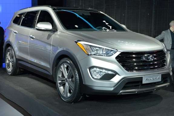 Hyundai Santa Fe side-front view