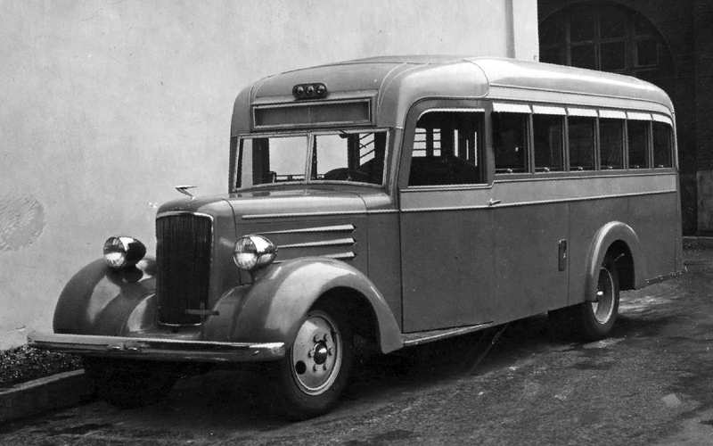 Прототип ЗИС‑16 сделали в 1936 году. Машина для своего времени выглядела вполне современно и даже элегантно.
