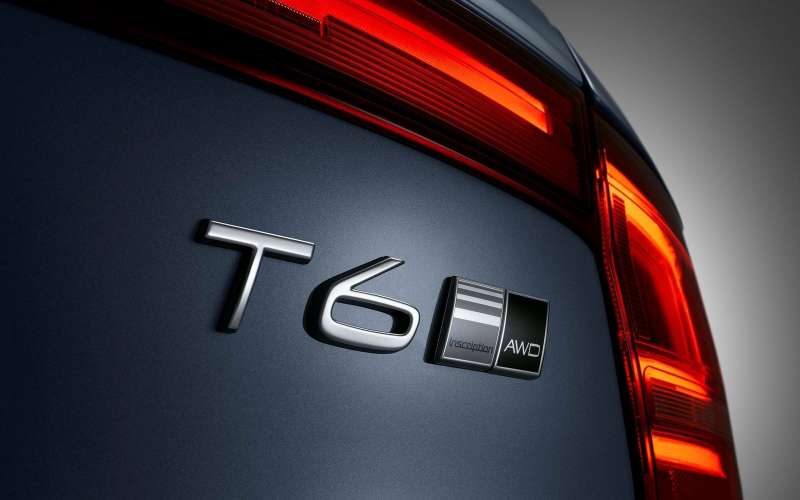 Топ-версия Volvo S90 T6 AWD Inscription оценивается в 3 586 000 рублей