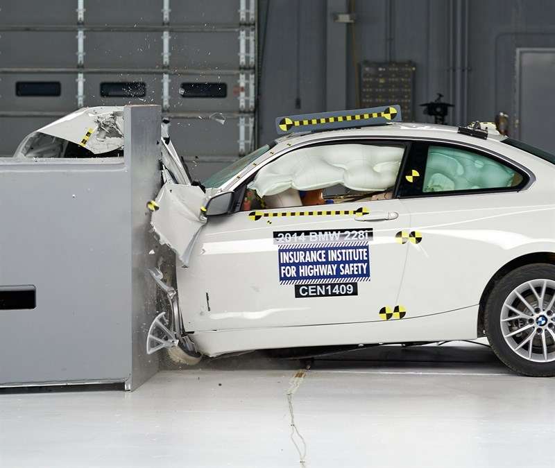 BMW 2-серии получила высшие оценки безопасности