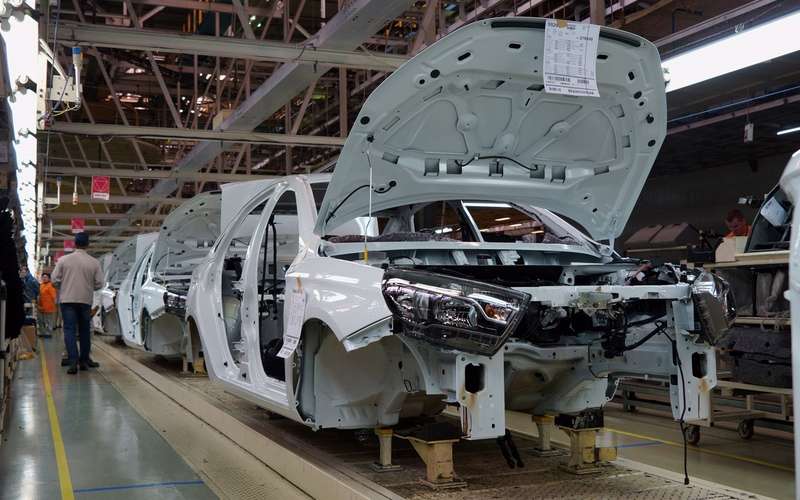 Lada Vesta 2022: названа дата начала производства