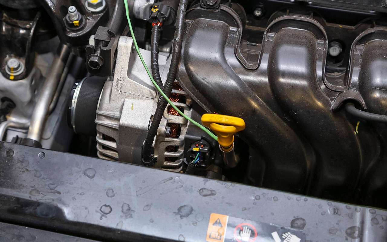 Динамику прогрева и остывания двигателей контролировали по температуре моторного масла. Для этого к масляному щупу каждого автомобиля подсоединили датчики.