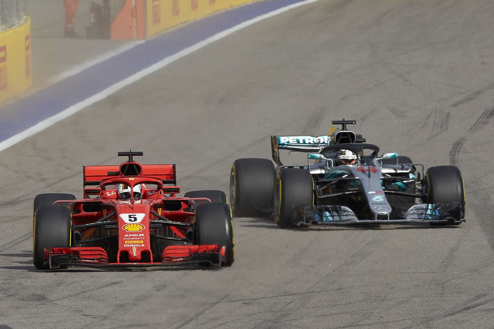 Формула 1: Mercedes освистали на Гран-При России — фото 909877