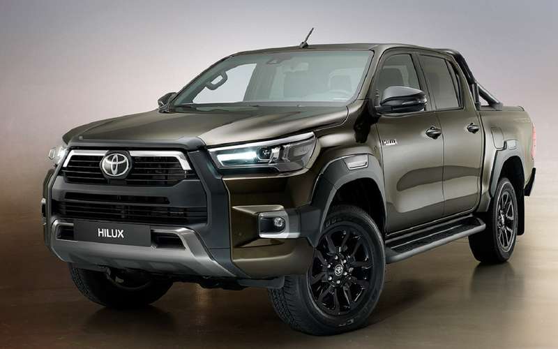 Toyota готовит обновленные Fortuner и Hilux к продажам в России