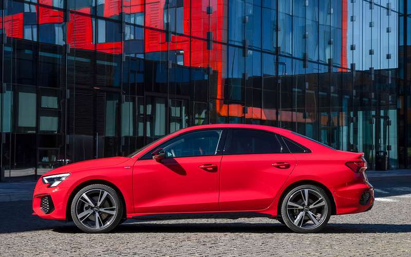 Новый Audi A3: вам седан или Sportback?