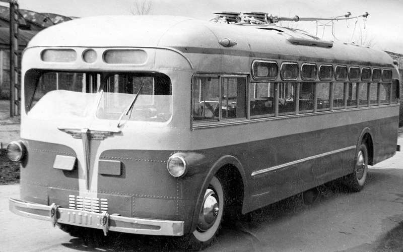 Советский гибридный автобус: заглянули в его родословную