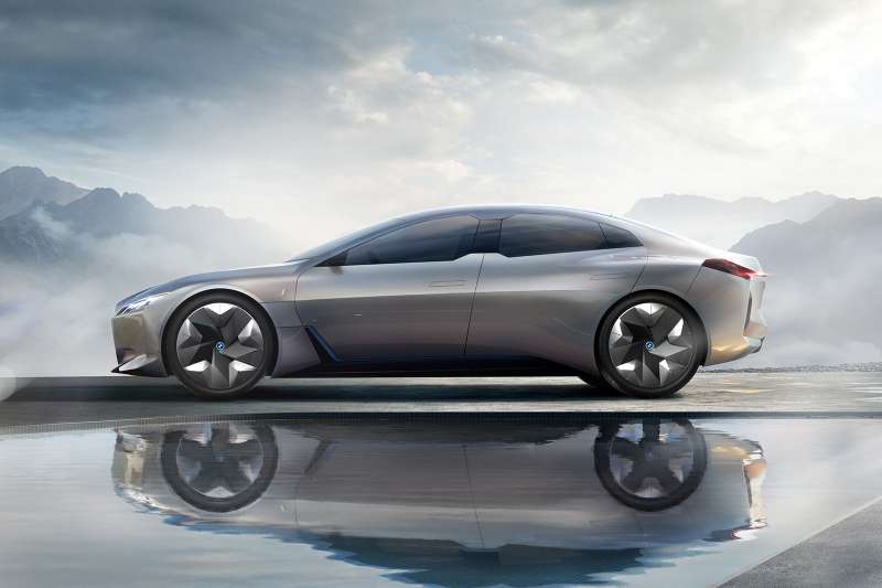 BMW представила конкурента Tesla Model 3