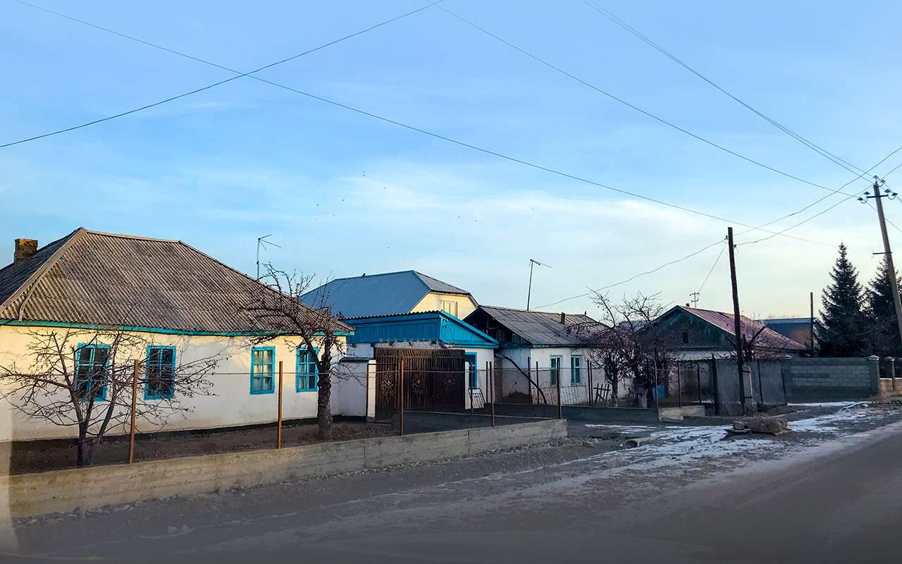 В аулах много домов‑мазанок – эту технологию строительства перенесли сюда переселенцы с юга России и Украины.