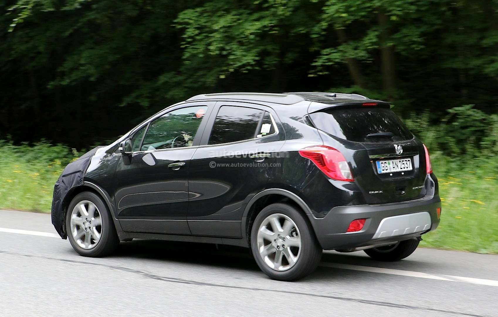 2017-buick-encore-spied-in-germany-photo-gallery_6