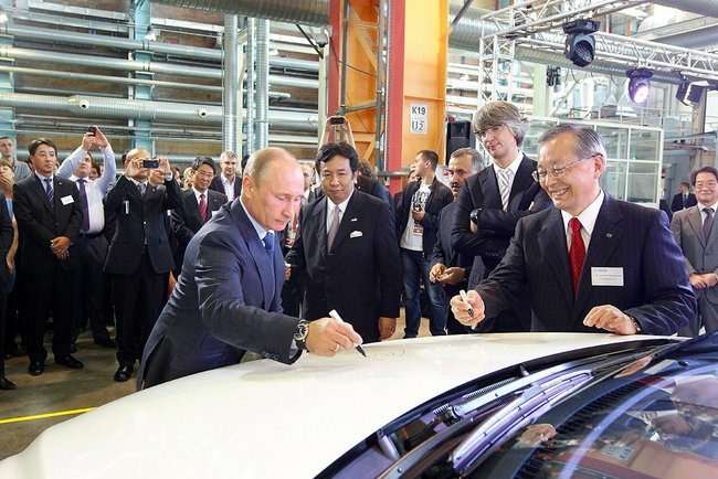 Владимир Путин принял участие в церемонии запуска автосборочной линии японского концерна Mazda на заводе Sollers