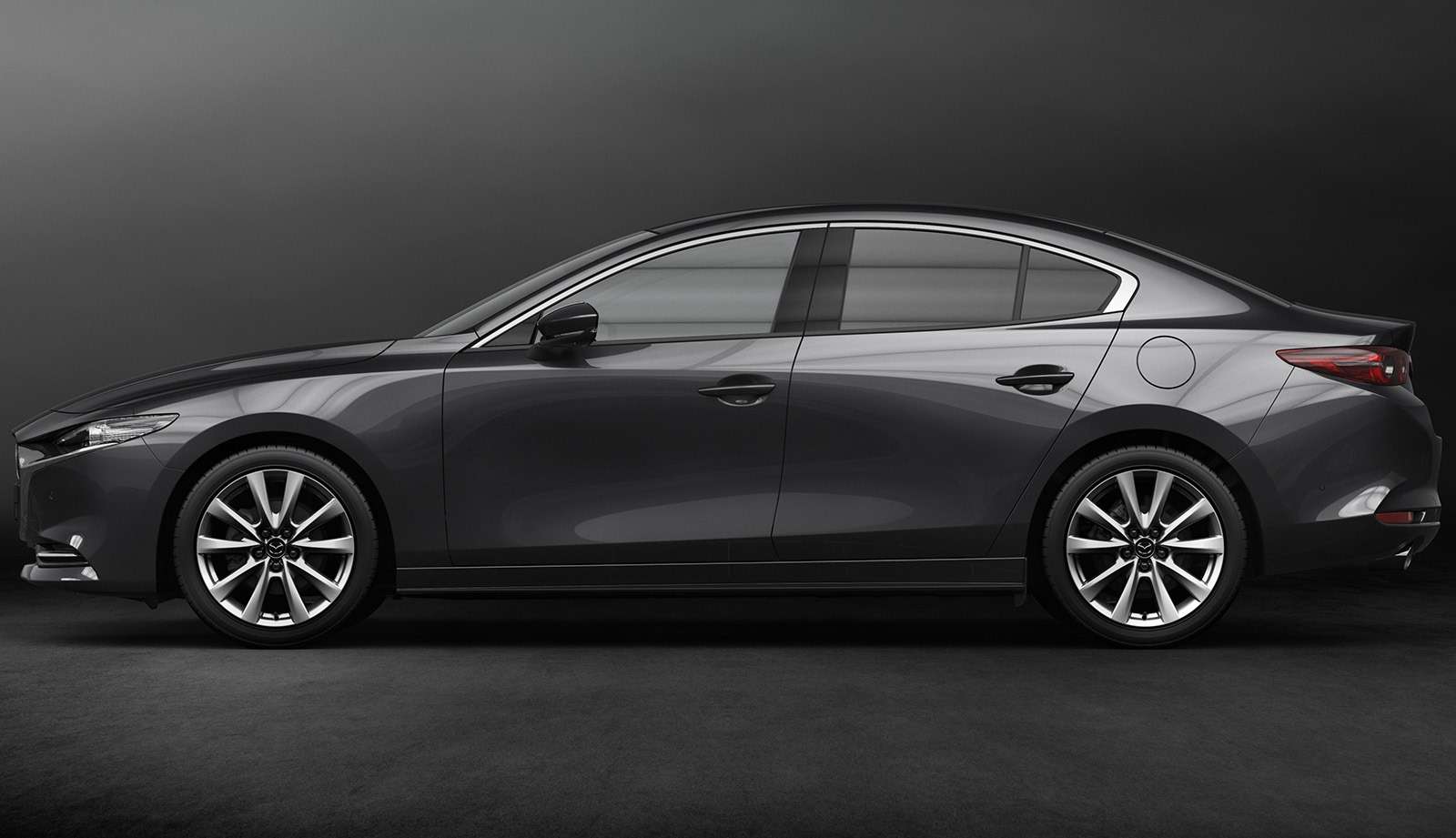Новая Mazda 3: рассматриваем в деталях со всех сторон — фото 928224