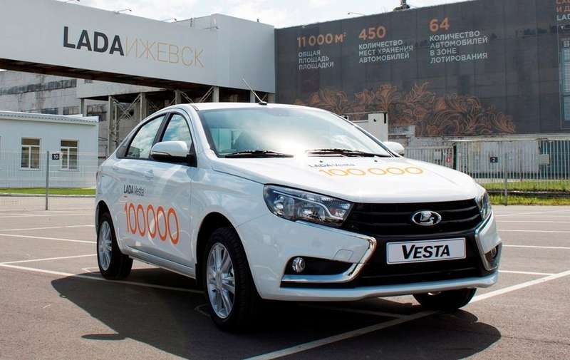 Lada Vesta празднует первый юбилей — выпущено 100 тысяч штук
