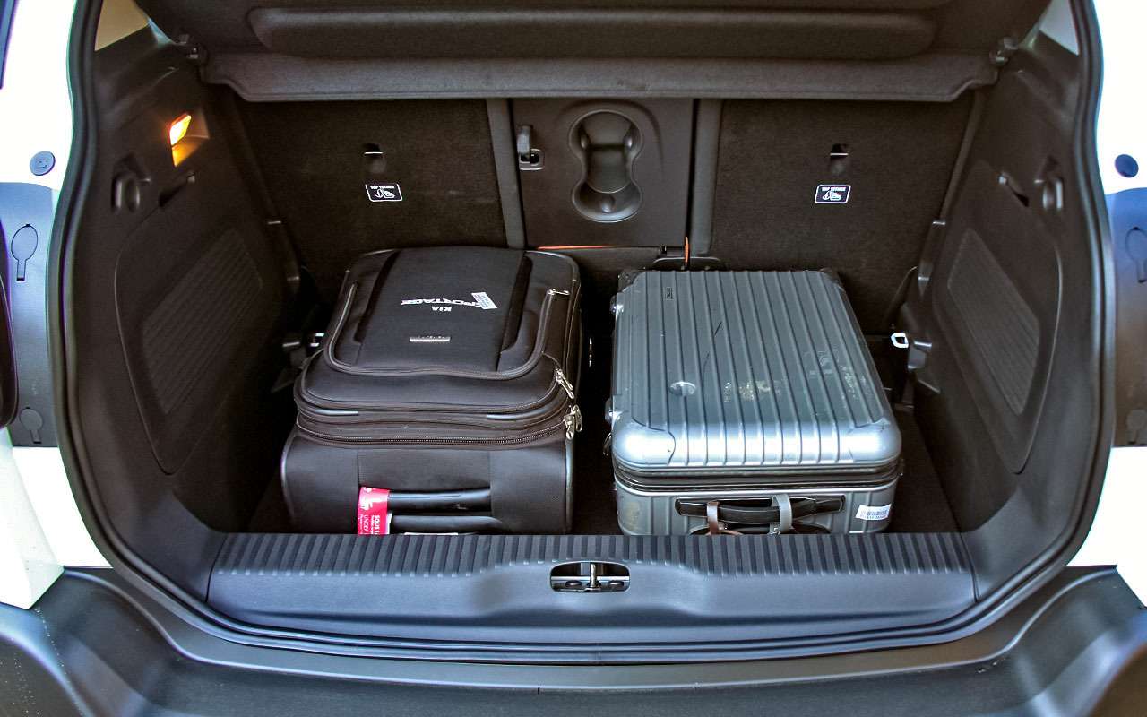 Объем багажника варьируется в пределах 410-520 л.