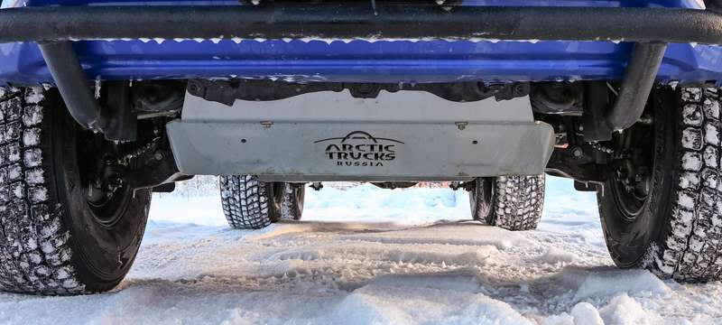 Пикапы Toyota Hilux Arctic Trucks: 4х4 или 6х6?