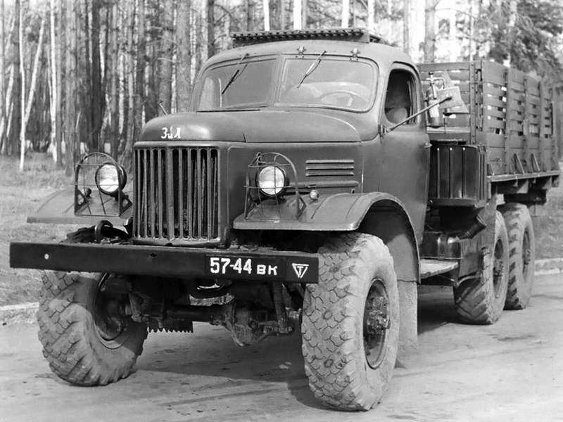 9 знаменитых грузовиков СССР: почему их массово вывозили за рубеж